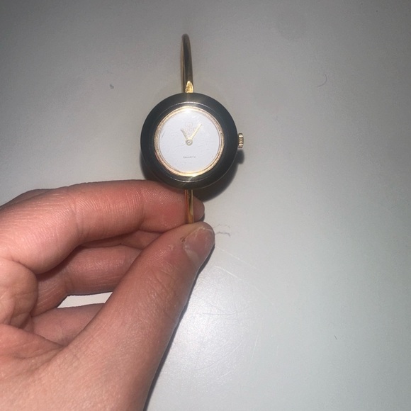 Gucci Bezel Watch - Picture 11 of 16